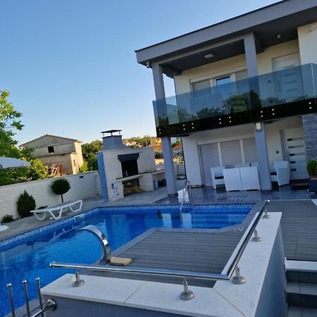 Apartman Paola Vrh  Екстериор снимка