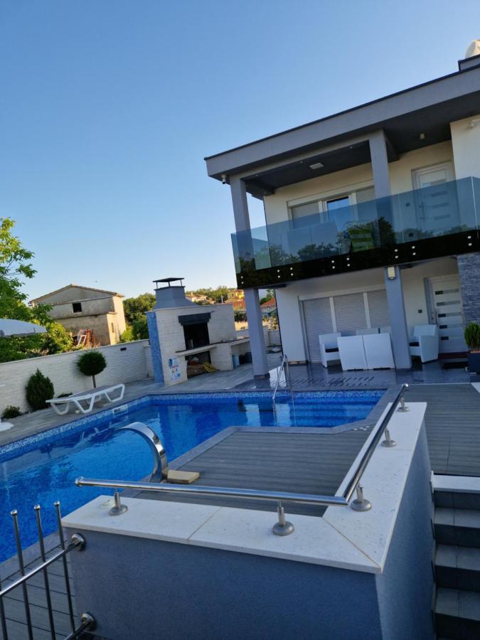 Apartman Paola Vrh  Екстериор снимка