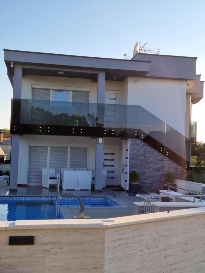 Apartman Paola Vrh  Екстериор снимка